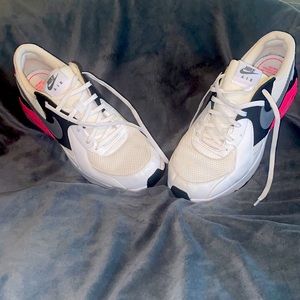 Like new worn once size 11 Nikes for women